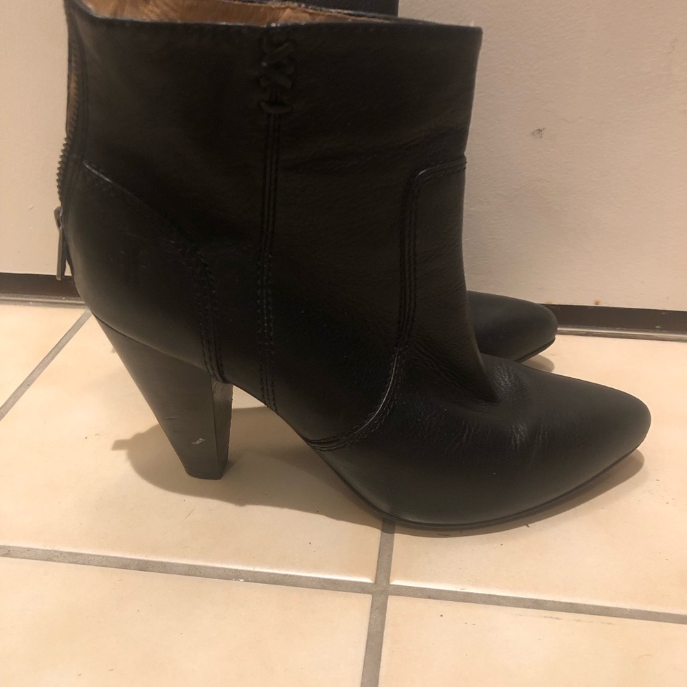 Frye Regina boot size 8 black